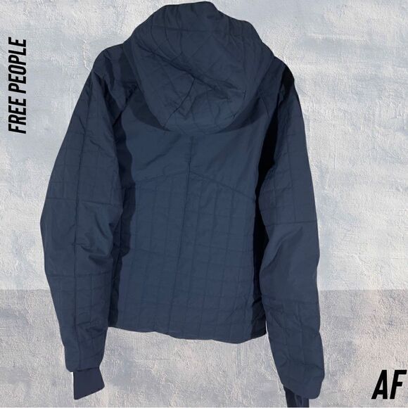FREE PEOPLE MOVEMENT ALL PREPPED SHORT PARKA IN NAVY NWT SIZE XL - Picture 4 of 9